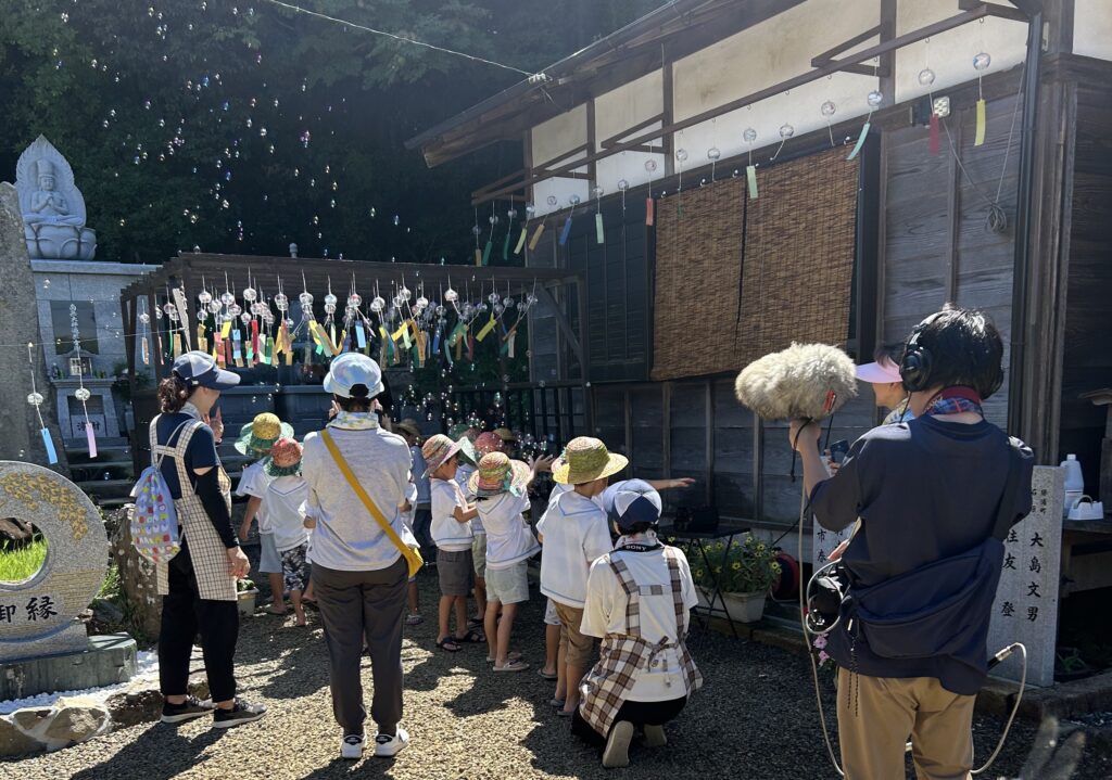 風鈴まつりを楽しむ子どもたち｜高野山真言宗　胎蔵寺